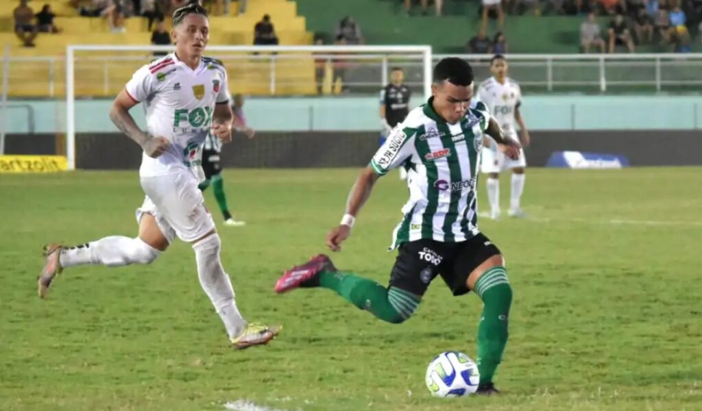 Jogadores do Coritiba comemoram o primeiro gol na vitória sobre o Humaitá. Foto/Manoel Façanha